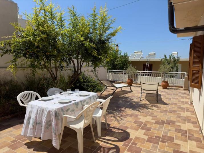 Maison authentique avec grande terrasse