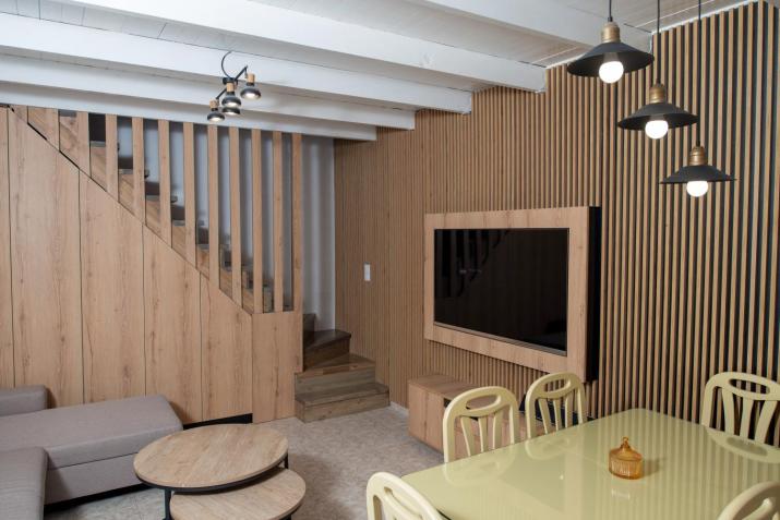 Giannis House