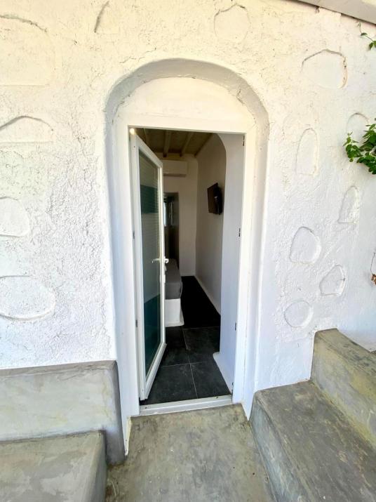MYKONOS VIBES AIRPORT STUDIOS AND APARTMENTS