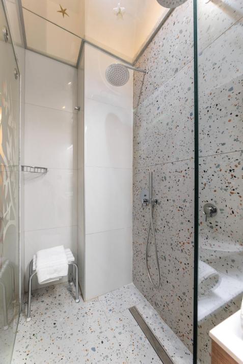 Couple-in magical suite with jacuzzi
