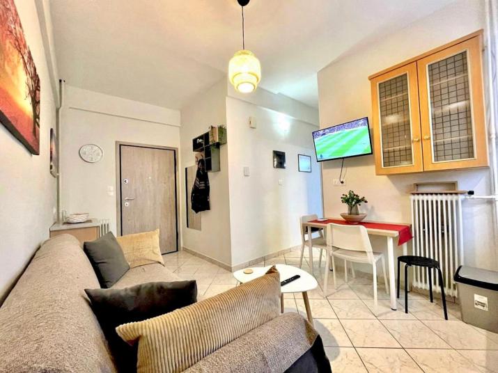 Modern & Quiet 4th Floor Flat - 3' from Metro