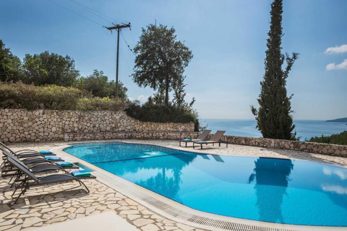 Delightful Kefalonia Villa - 3 Bedrooms - Villa Mare Blue - Private Pool and Close to Amenities - Trapezaki