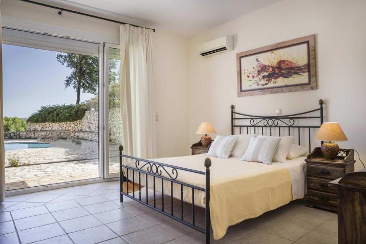 Delightful Kefalonia Villa - 3 Bedrooms - Villa Mare Blue - Private Pool and Close to Amenities - Trapezaki