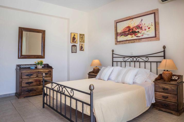 Delightful Kefalonia Villa - 3 Bedrooms - Villa Mare Blue - Private Pool and Close to Amenities - Trapezaki