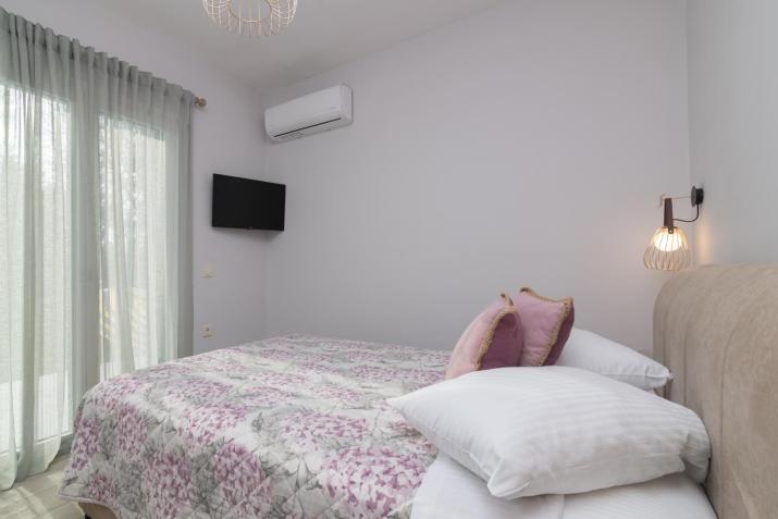 !!New!!Andriana's 2-Bedroom countryside retreat