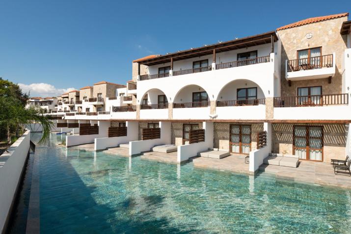 Costa Lindia Beach Resort