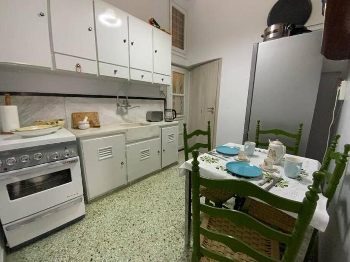 Lovely House with Private Carport & Shady Veranda