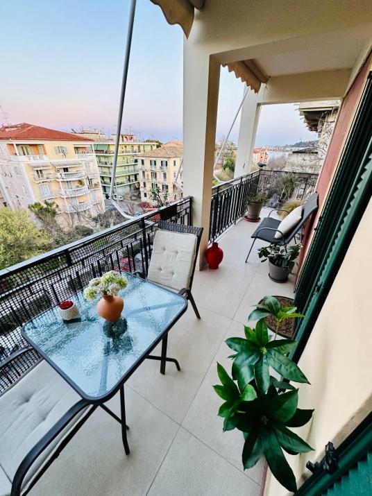 Elli & Klairi Apartment