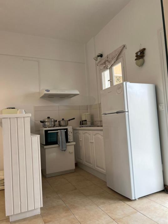 Sela’s Corfu beach home