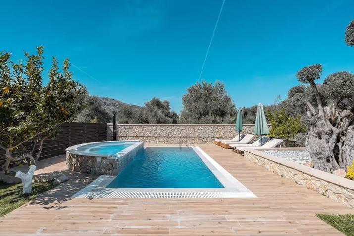 Villa MATA - 600m² with Private Pool and Jacuzzi