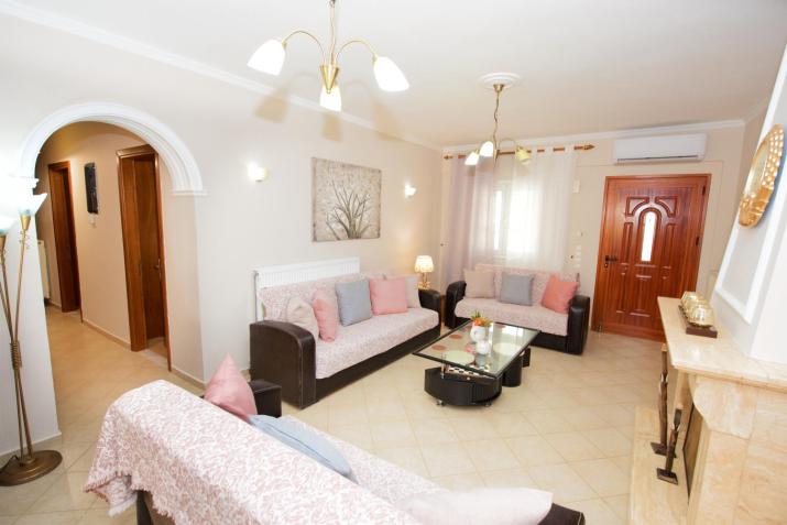 Spiti Christos Apartment, Viros