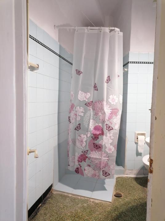 THISSIO ROOM IN THE APARTMEN SHARE