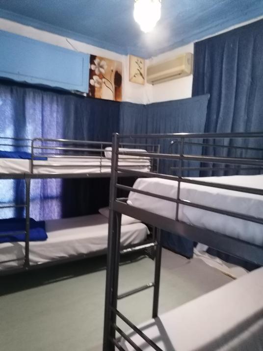 THISSIO ROOM IN THE APARTMEN SHARE