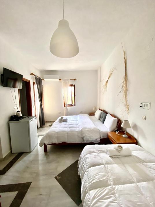 Costas Inn