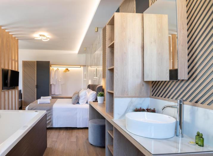 John & Mary Suites