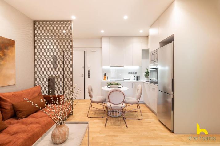 Urban Views, Modern Apartment In The Heart of Athens