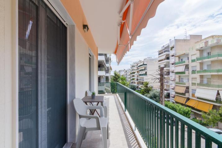 One Bedroom Apt w/ Balcony