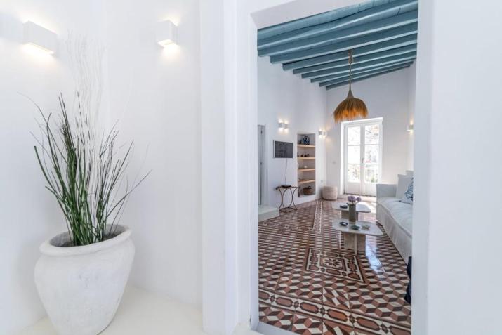 Chiara Mykonos III