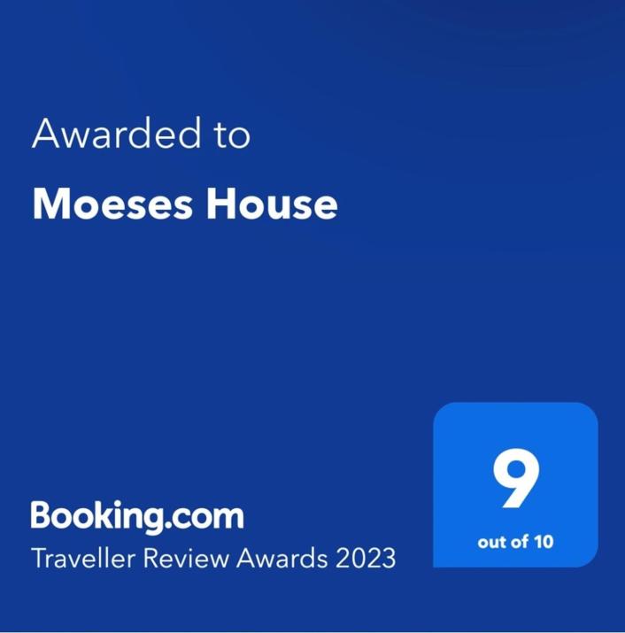 Moeses House