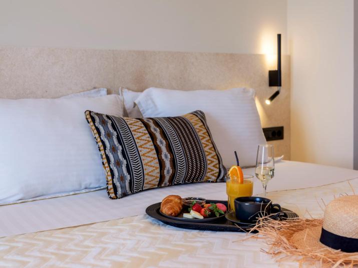 Yalos Hotel Sunset view Mykonos town private rooms