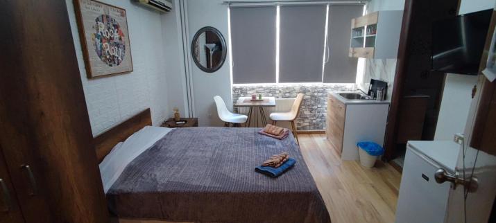 Luxury aristotelous