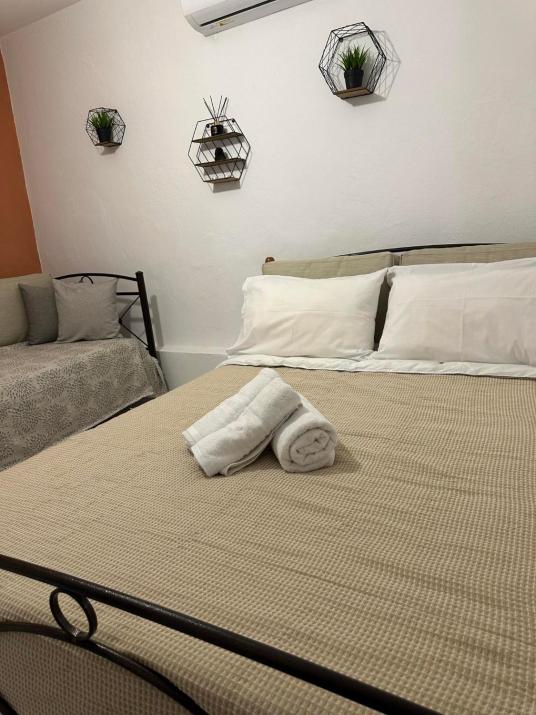 So Simple Guest House,Mouresi