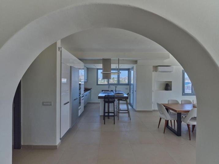 La mer Waterfront Villa