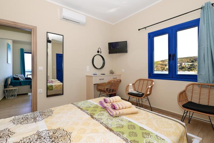 Niko's Beach Suites No1