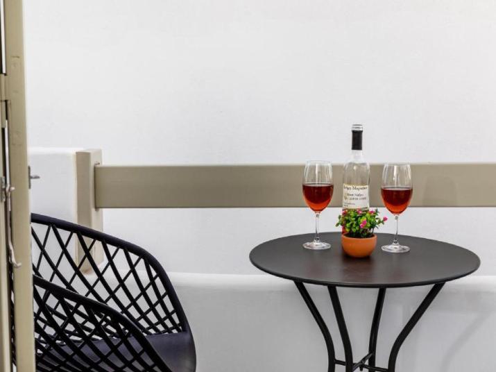 Superb Naxos Apartment Grand Suite In The Heart Of Town Balcony City Views Saint George