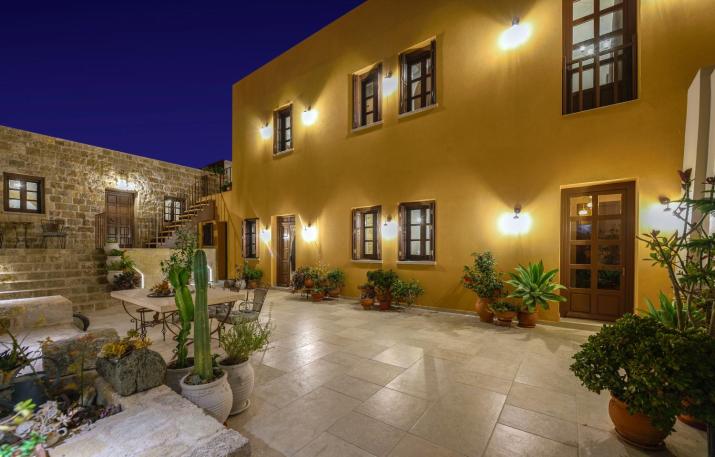 Spanish Knights Inn