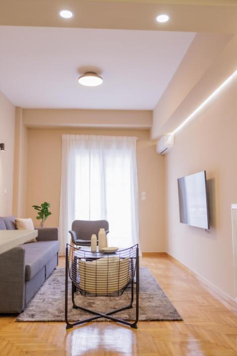 Modern 2BDR Apt - 2' to Metro - Direct to Acropolis