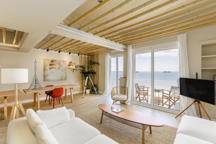 Infinity & Beyond by halu! - Seafront apartments