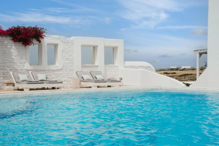 Mr and Mrs White Paros