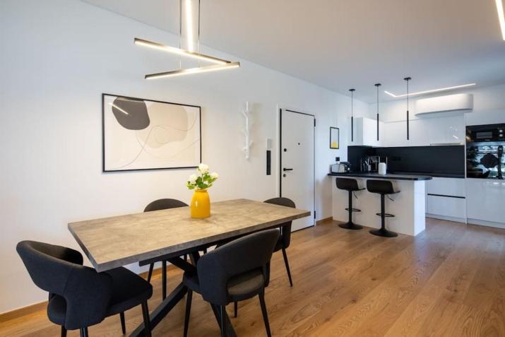 Bloom - Luxury 2-Bedroom Apartment in Athens