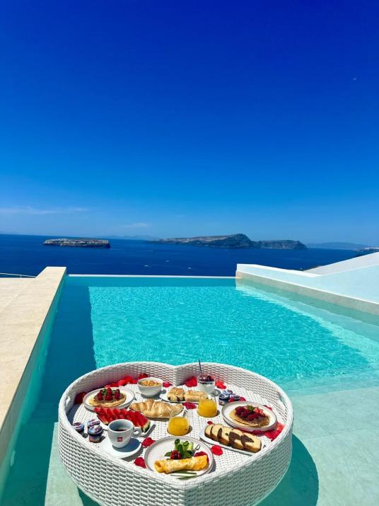 Omna Caldera Suites