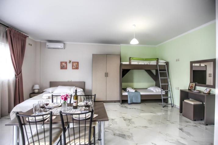 Del Sol #1 Meteora Luxurious Family Suites