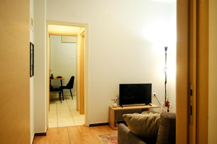 Modern Downtown Flat by GOLDENLAND