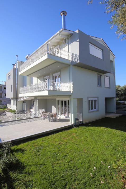 AquaVibe House B'