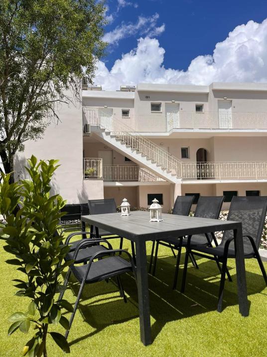 NiSea Apartments