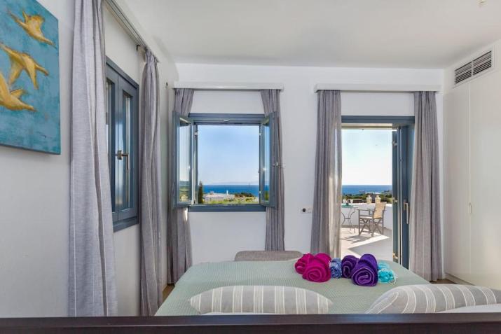 GAIA, unique villa, private pool & tennis court & boules