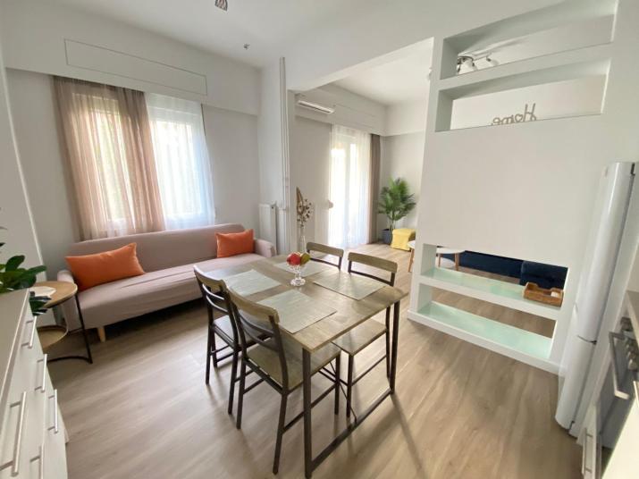 Dante Apartment