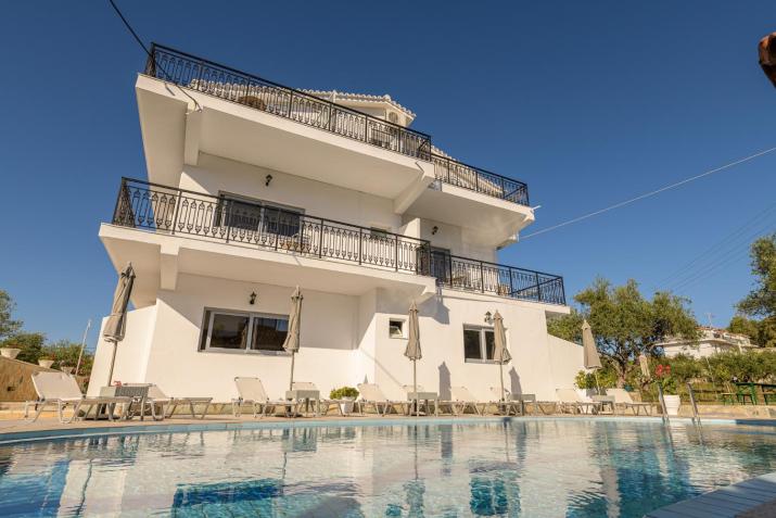 Denise Studios and Apartments