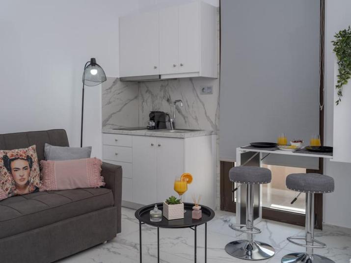 Asiklari's Project ApARTment