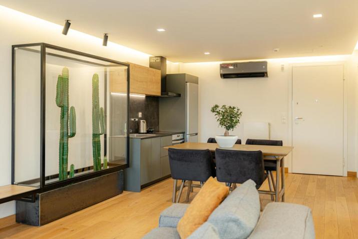 Earth Boutique Apartments next to Stavros Niarchos