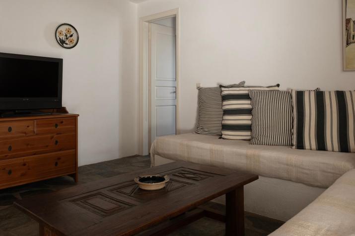Two Houses Lighthouse Apartment