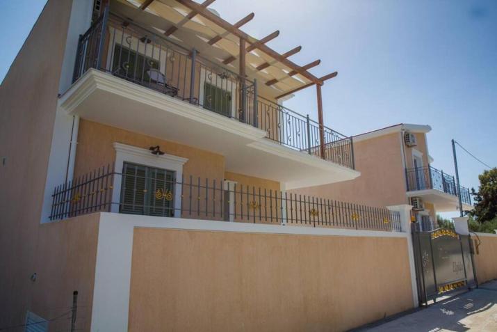 Villa Elpida at Minies