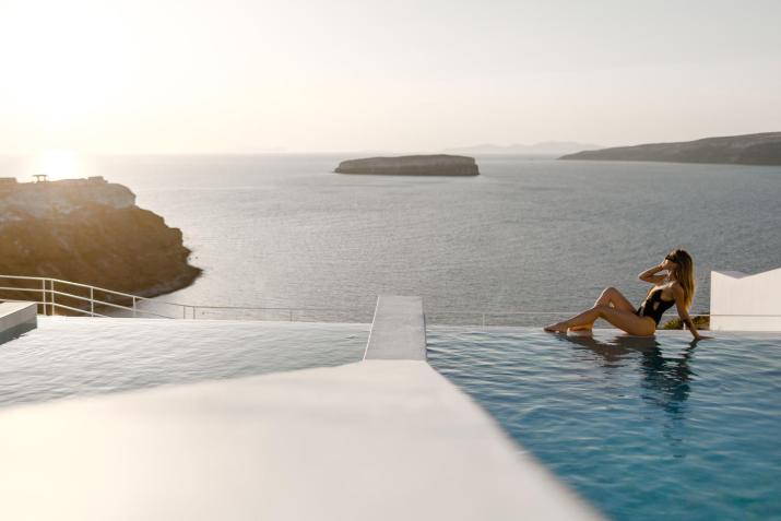 Omna Caldera Suites