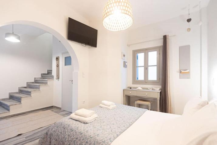 Swell S10 maisonette with private Jacuzzi in Naousa