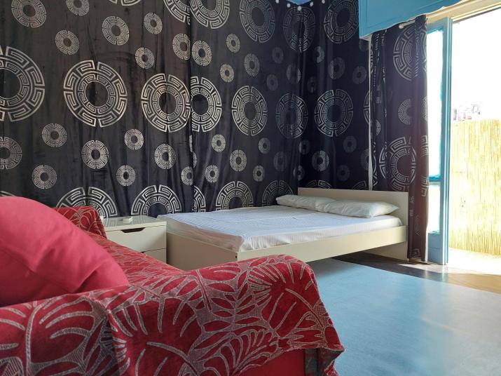 THISSIO ROOM IN THE APARTMEN SHARE