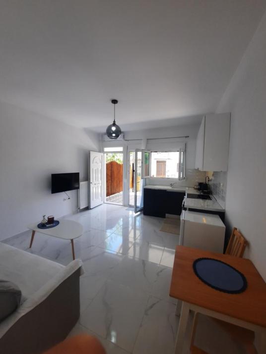 House B Diavata, Thessaloniki